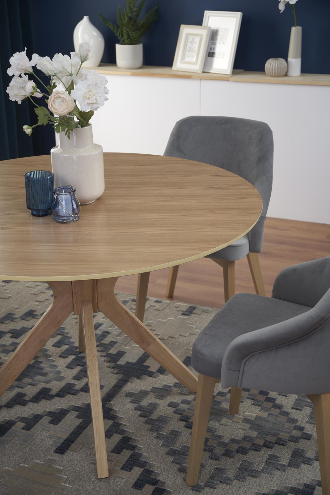 Nik Τραπεζι Καφε