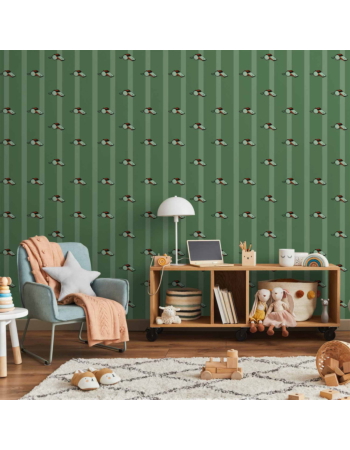 Ταπετσαρια - Sports Whistles - Repeating Pattern On A Striped Green Background